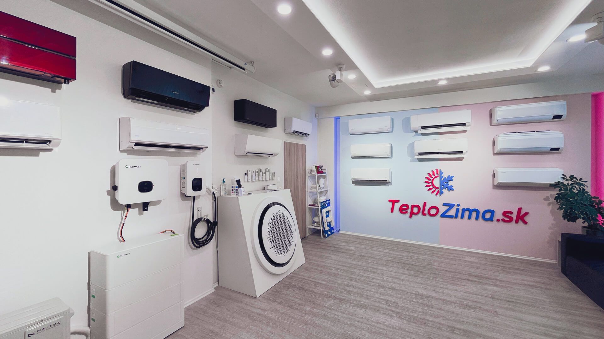 teplozima_showroom.jpg